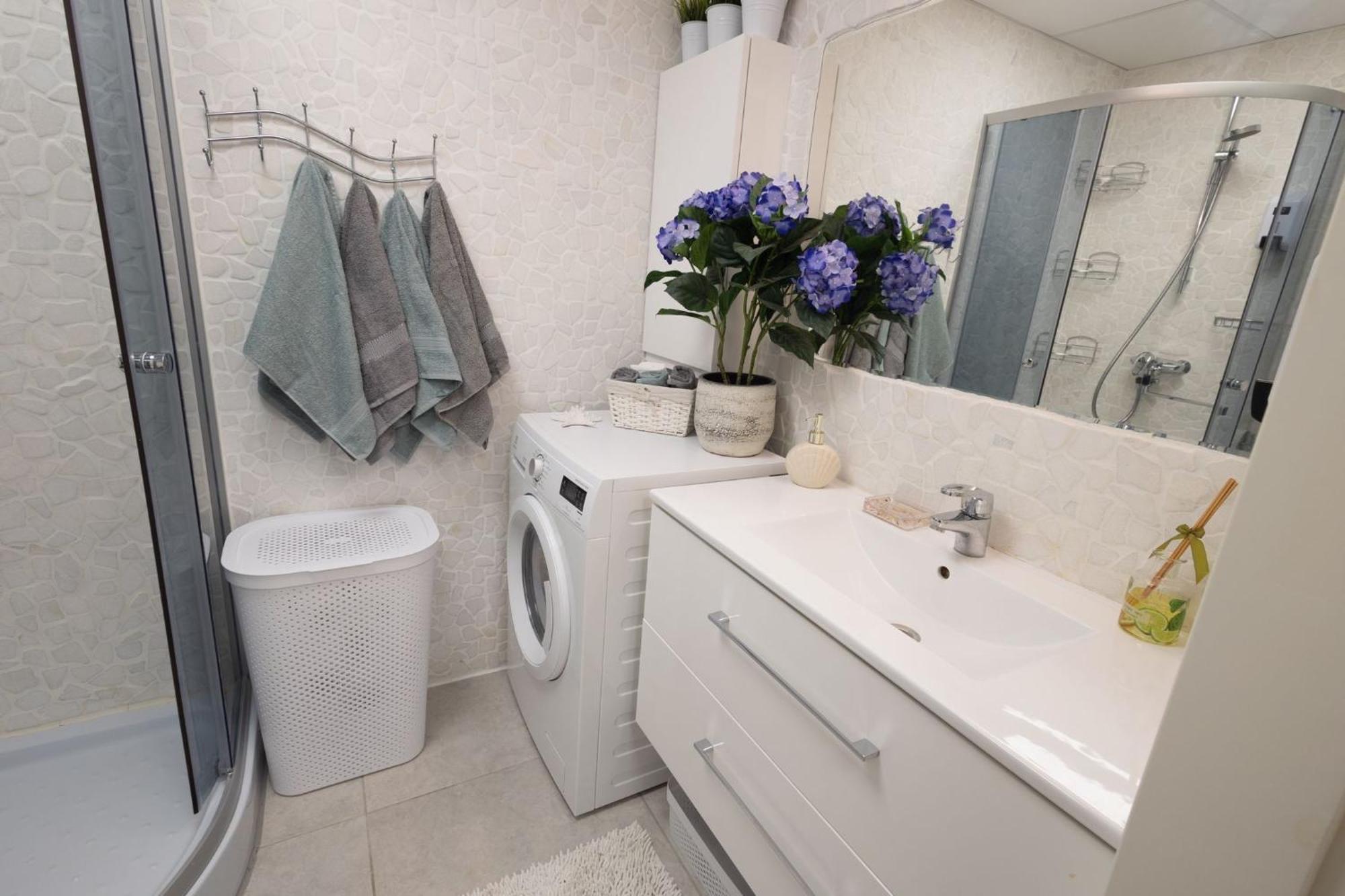 Stella'S Apartment - City Center - Free Secure Parking - Big Sun Terrace - Air Conditioning - Wifi - Tram To The Tallinn Bus Station And Old Town Exterior foto