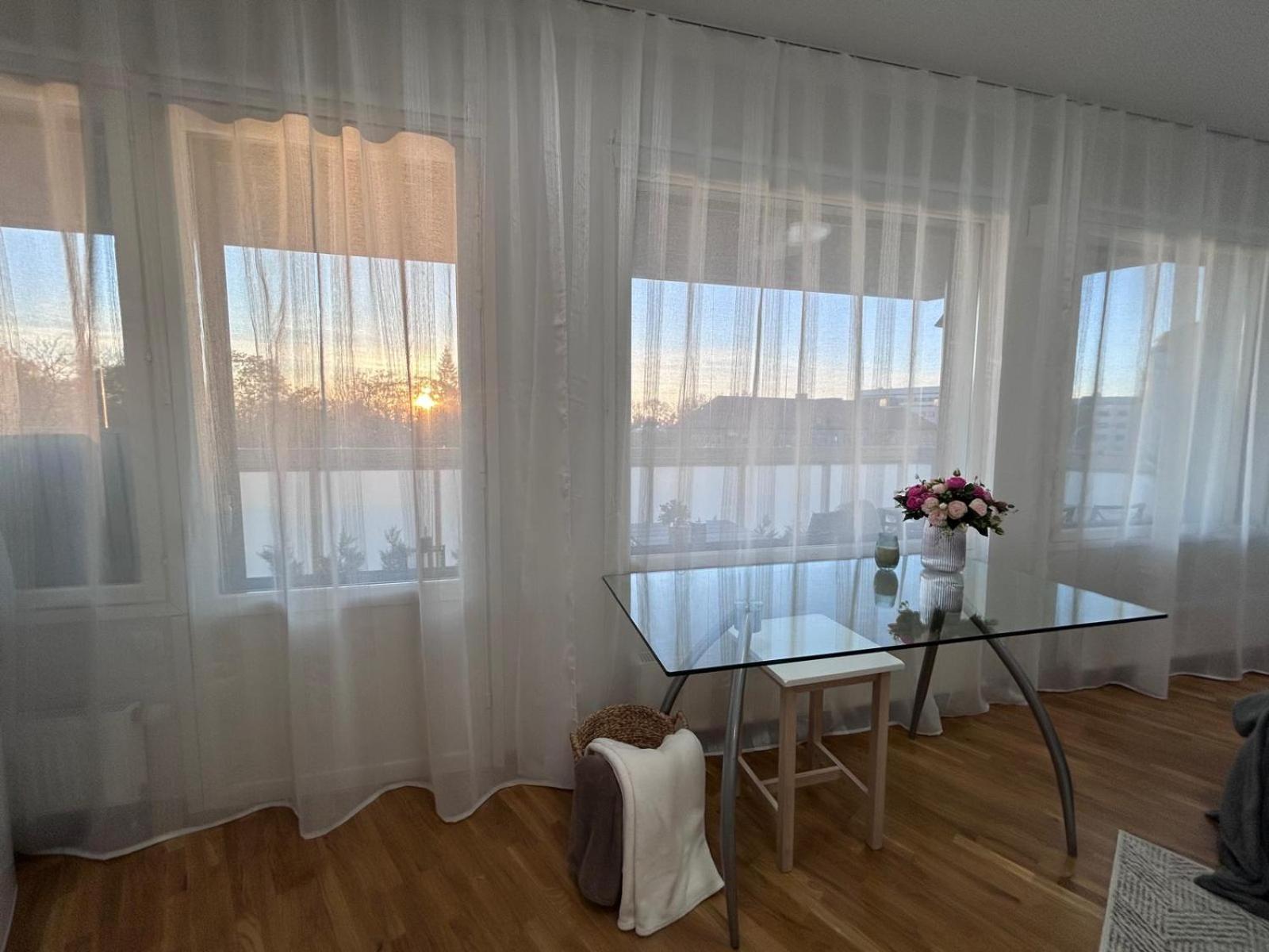 Stella'S Apartment - City Center - Free Secure Parking - Big Sun Terrace - Air Conditioning - Wifi - Tram To The Tallinn Bus Station And Old Town Exterior foto