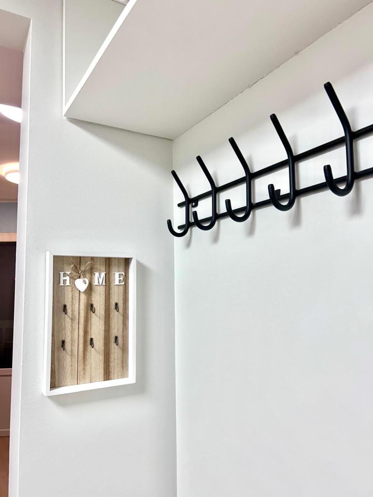 Stella'S Apartment - City Center - Free Secure Parking - Big Sun Terrace - Air Conditioning - Wifi - Tram To The Tallinn Bus Station And Old Town Exterior foto