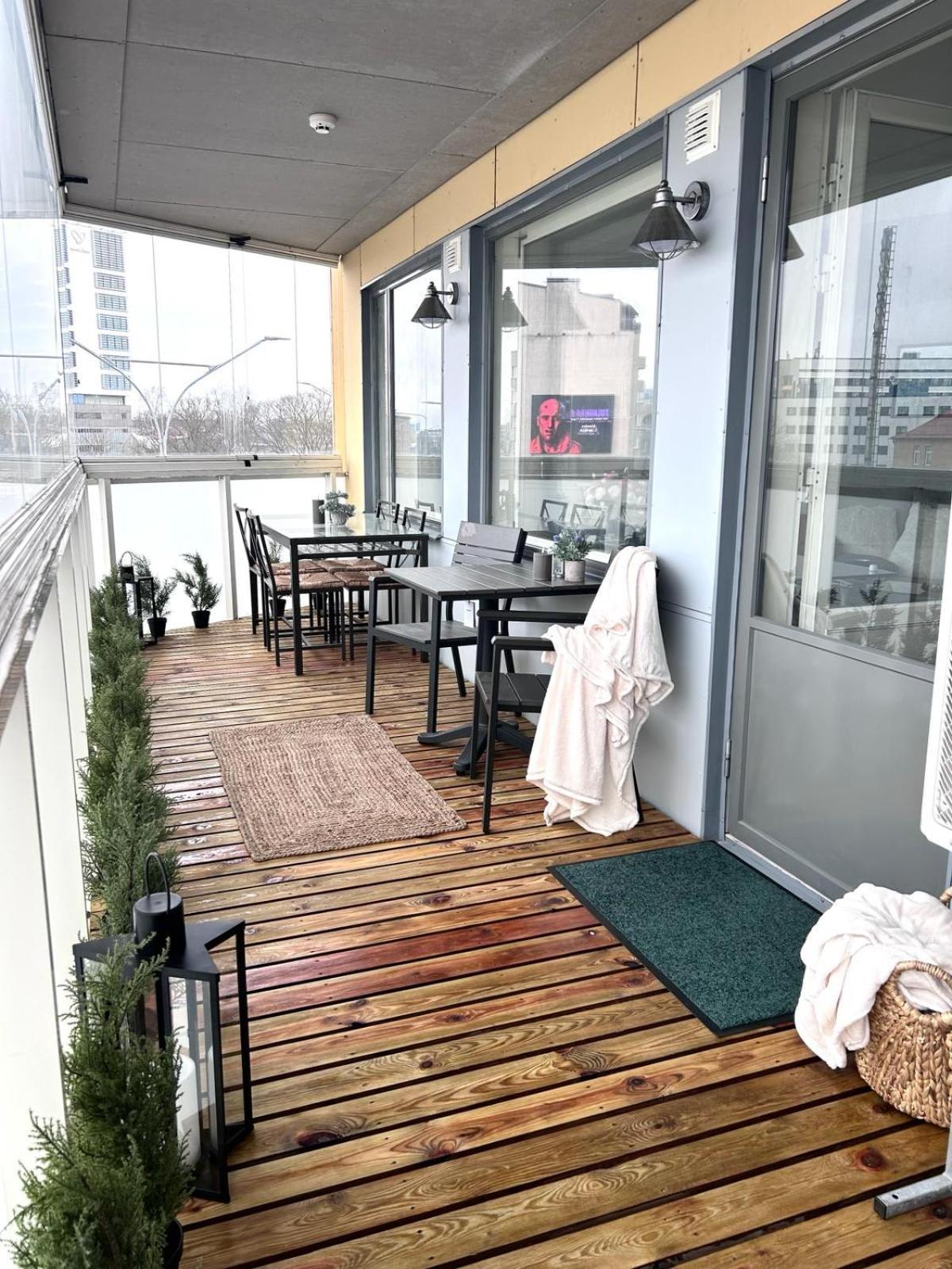 Stella'S Apartment - City Center - Free Secure Parking - Big Sun Terrace - Air Conditioning - Wifi - Tram To The Tallinn Bus Station And Old Town Exterior foto